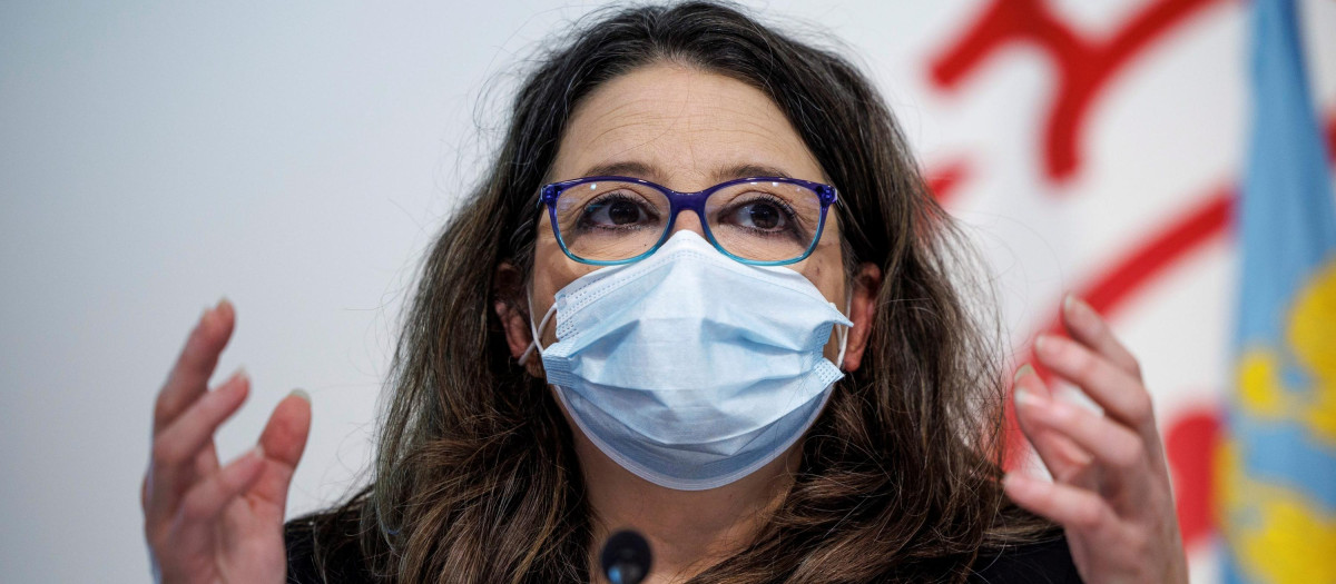 La vicepresidenta y portavoz del Gobierno valenciano, Mónica Oltra, durante una rueda de prensa.