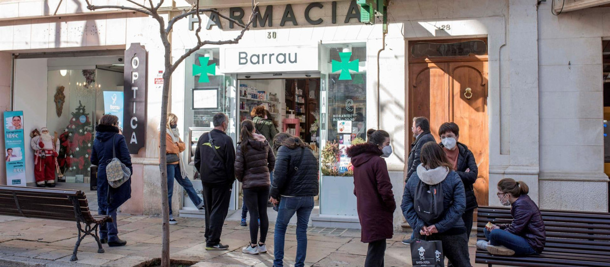 Colas Farmacia Test de Antígenos