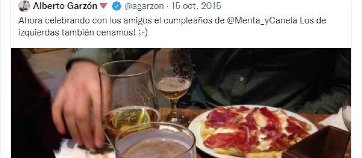 Imagen del tapeo con embutido del que Garzón alardeó en Twitter en 2015 subiéndola a su cuenta