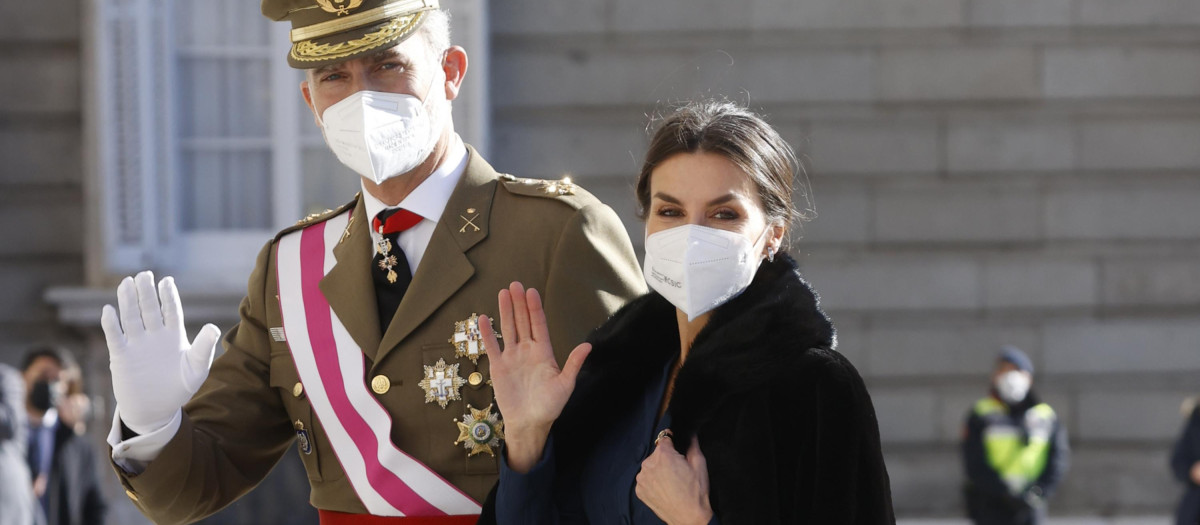Spanish King Felipe VI and Letizia Ortiz  during the Military Easter 2022 at RoyalPalace in Madrid on Thursday 6th January 2022.