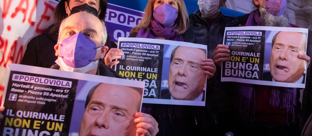 Manifestación en Roma contra la candidatura de Berlusconi al Quirinale