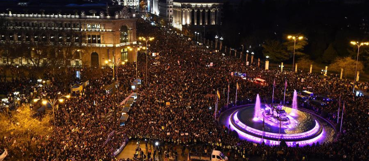 Vista general de la marcha feminista celebrada en Madrid el 8 de marzo, con motivo del Día Internacional de la Mujer
