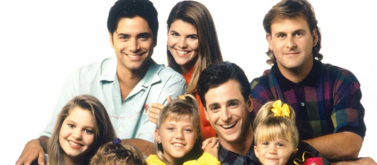 Imagen del reparto de la serie Padres forzosos