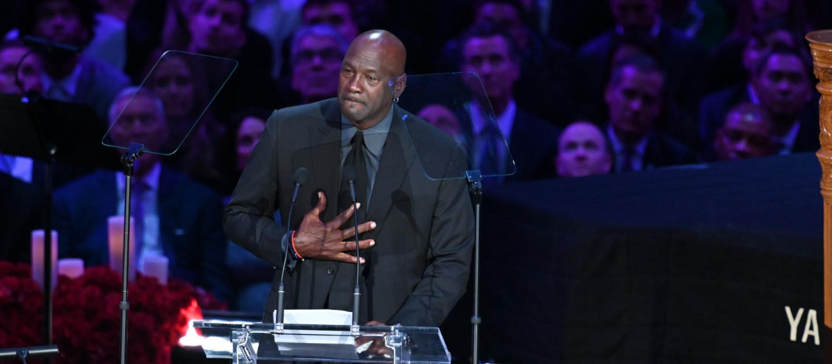 Michael Jordan durante el memorial de Kobe Bryant en 2020