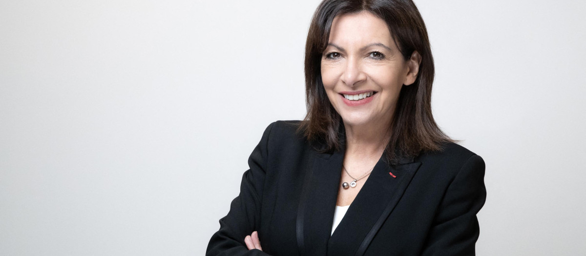 La alcaldesa de París Anne Hidalgo