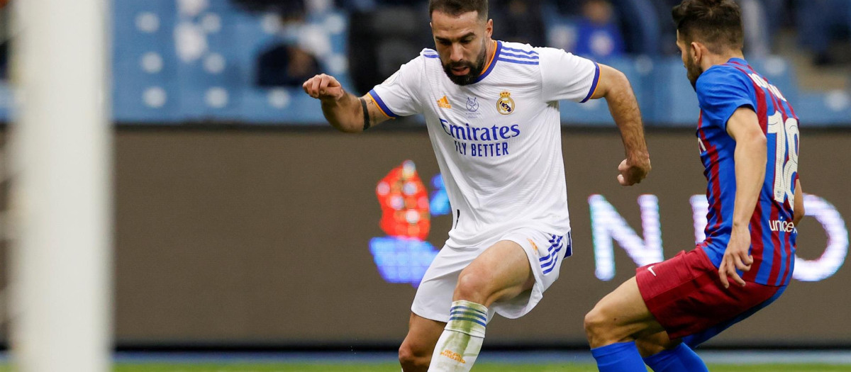 Dani Carvajal en una acción contra el Barça