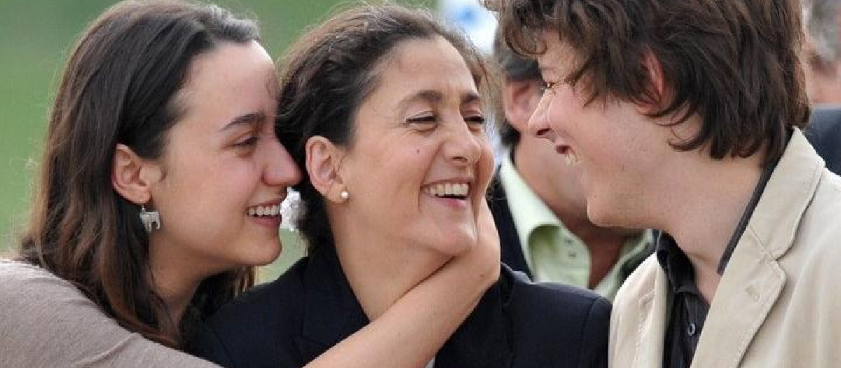 Ingrid Betancourt con sus hijos tras ser liberada, el 2 de julio del 2008, en la "Operación jaque"