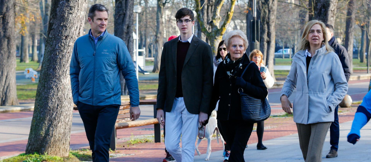 Iñaki Urdangarin, Pablo Urdangarin, Claire Liebaert (madre del exdeportista) y la Infanta Cristina (de izquierda a derecha)