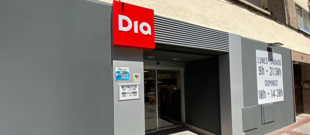 La entrada de un supermercado Dia