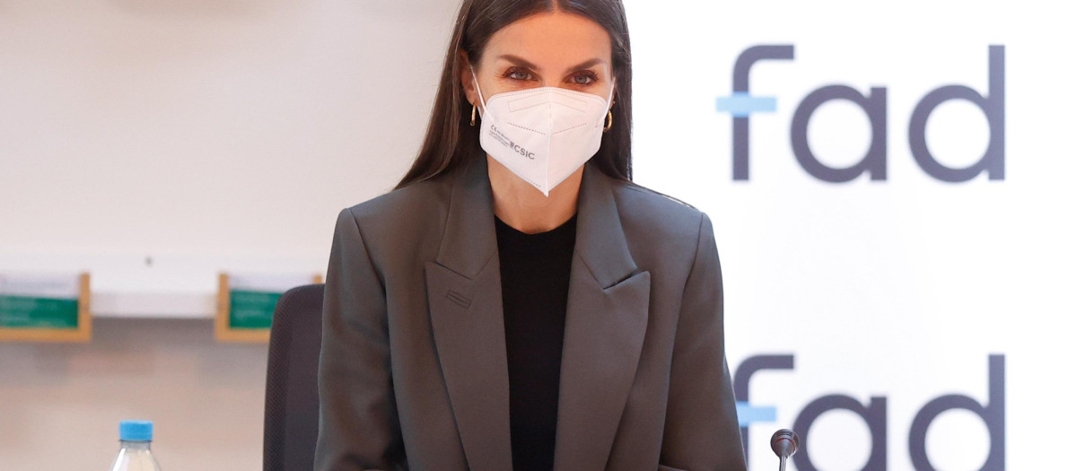 La reina Letizia participa en una reunión de trabajo con el patronato de la Fundación de Ayuda contra la Drogadicción (FAD) este jueves en Madri
