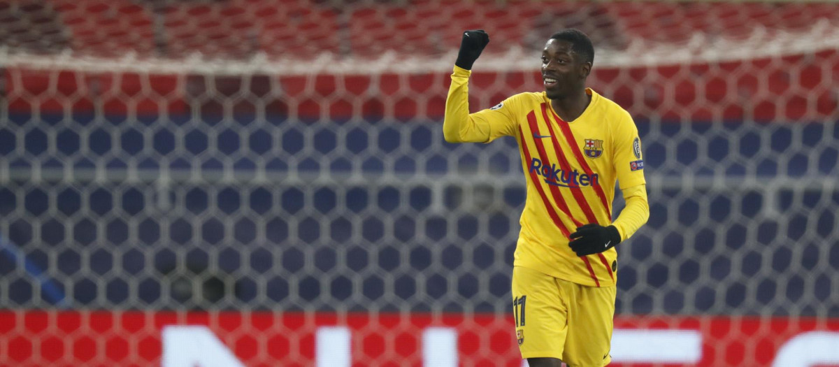 Dembélé durante un partido con el Barcelona