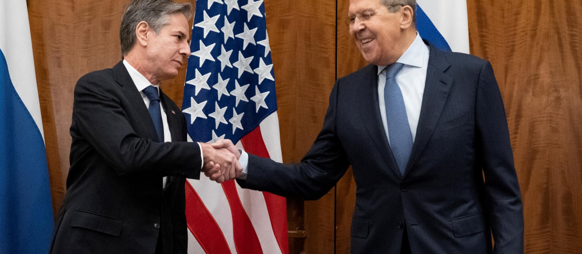 El secretario de Estado de EEUU con su homólogo ruso (Photo by Alex Brandon / POOL / AFP)