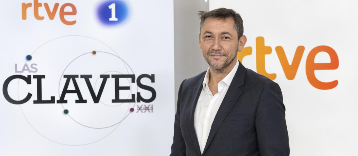 Javier Ruiz es el presentador de Las claves del siglo XXI