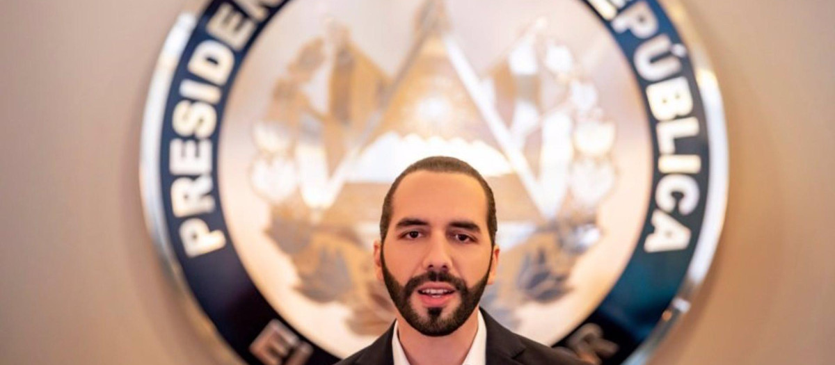Nayib Bukele, presidente de El Salvador, convirtió al país en el primero del mundo en adoptar el bitcoin como moneda de curso legal