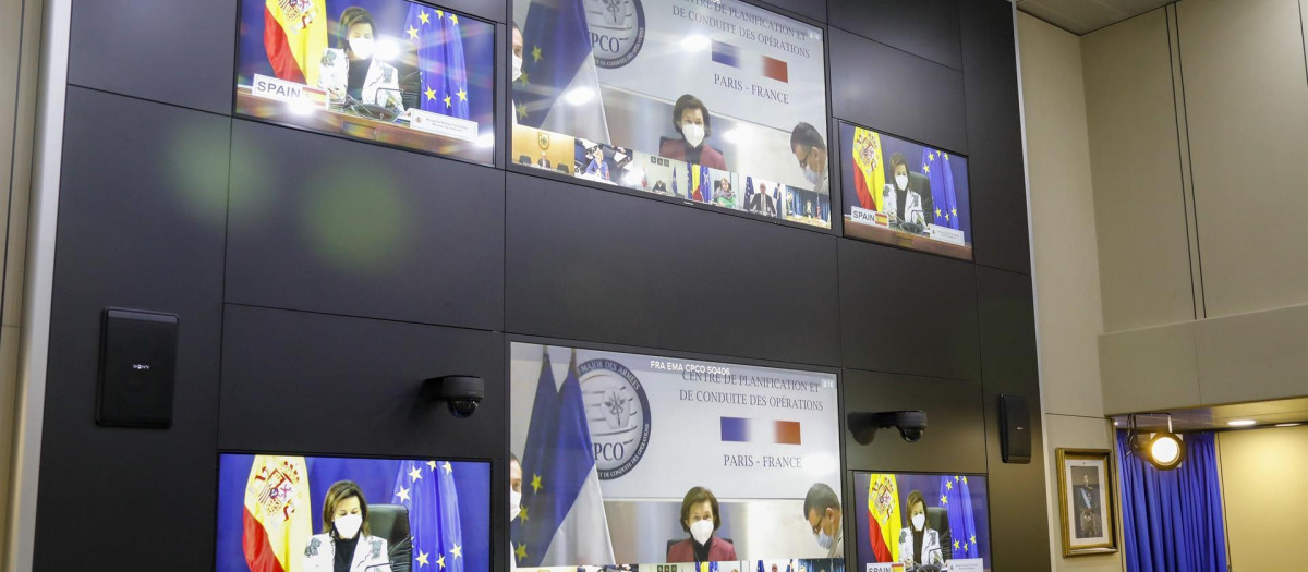 La ministra de Defensa, Margarita Robles, en la videconferencia sobre Mali convocada por la ministra francesa de Defensa, Florence Parly