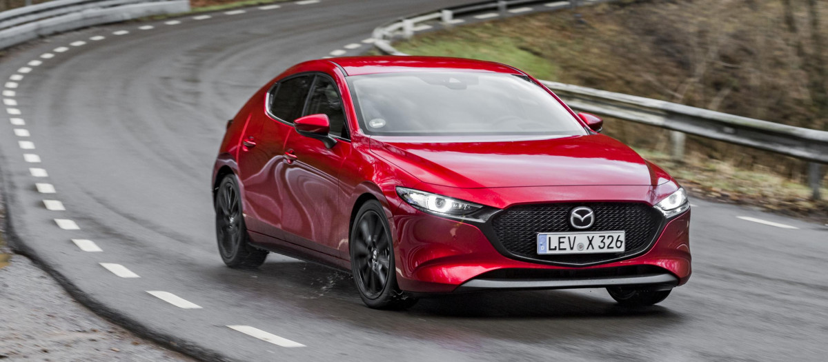 Mazda 3 en color «red crystal»