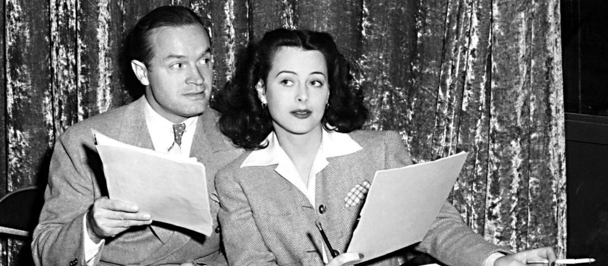 Hedy Lamarr, junto a Bob Hope en el rodaje de Mi espía favorito