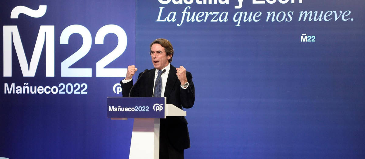El expresidente del Gobierno José María Aznar clausura en Valladolid un acto de la campaña en Valladolid