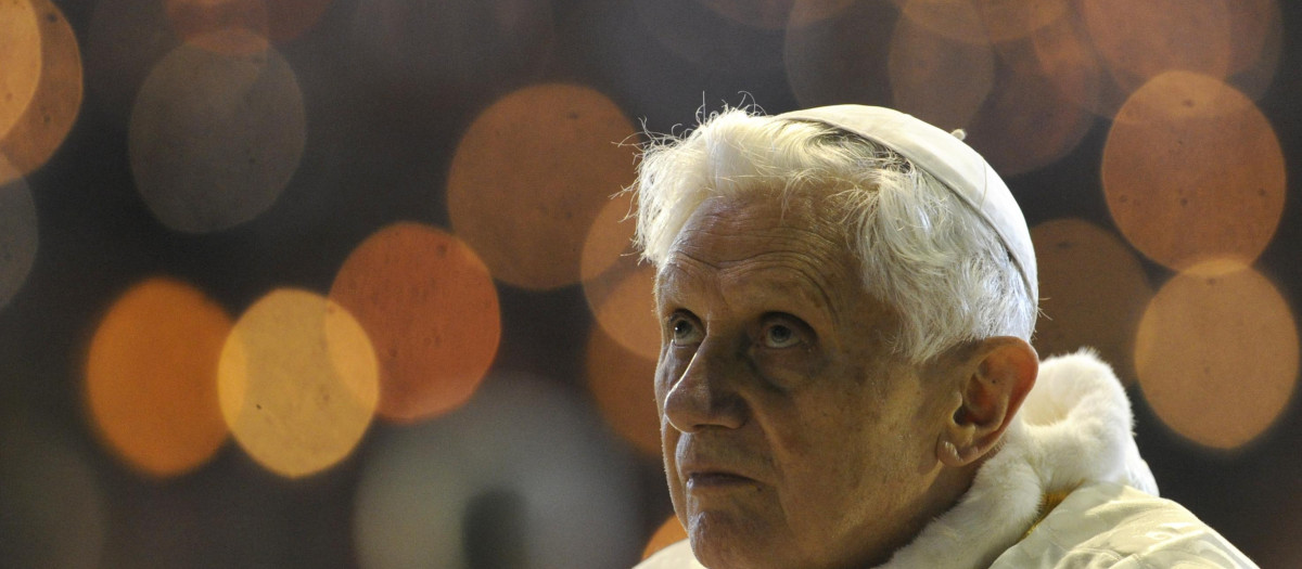 El papa emérito en Fátima en el año 2010