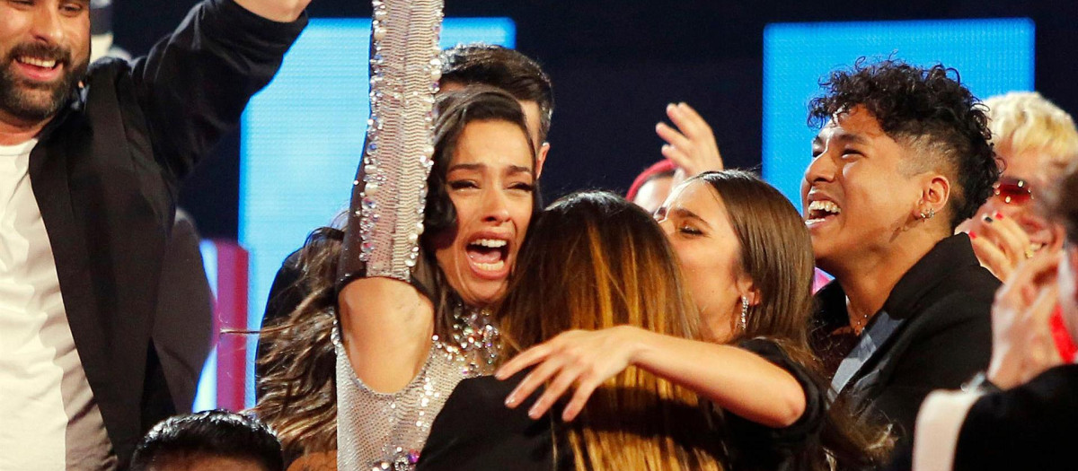 La cantante Chanel (c) y su canción "SloMo" representarán a España en Eurovisión 2022 tras su victoria esta noche en la final de la primera edición de Benidorm Fest con 96 puntos, que incluyen la máxima puntuación del jurado