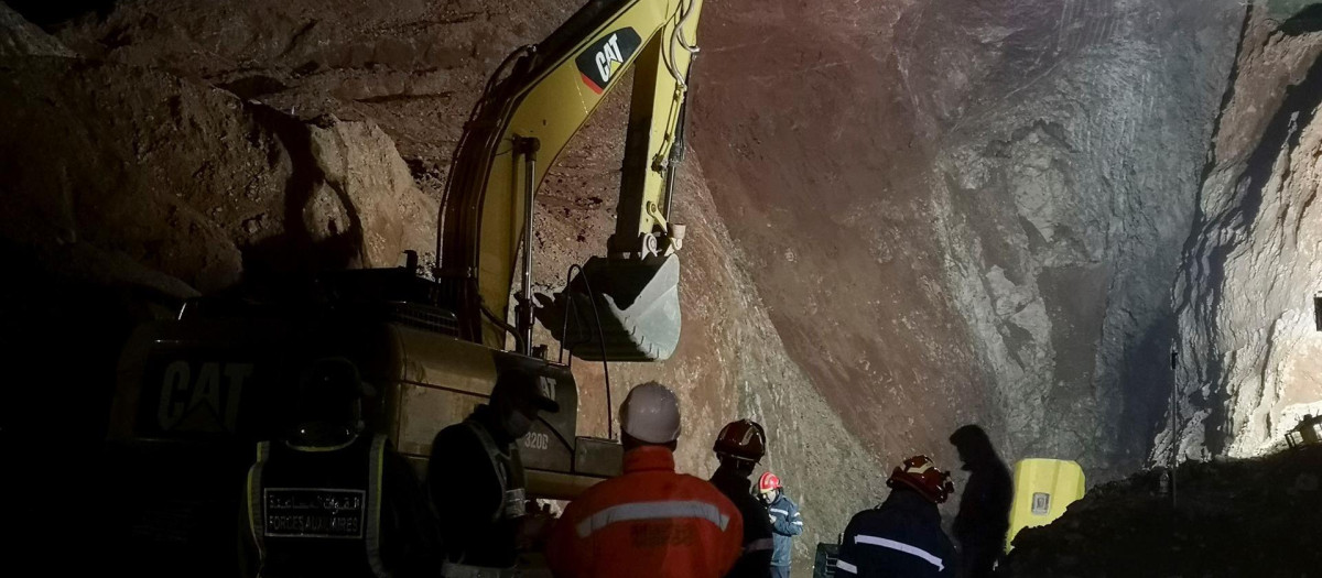 Vista de las labores del rescate de Rayan, el niño marroquí que cayó a un pozo