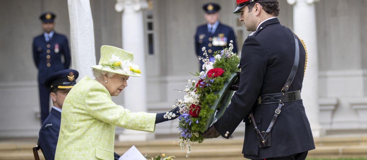 La Reina Isabel II durante un acto de las Fuerzas Aéreas