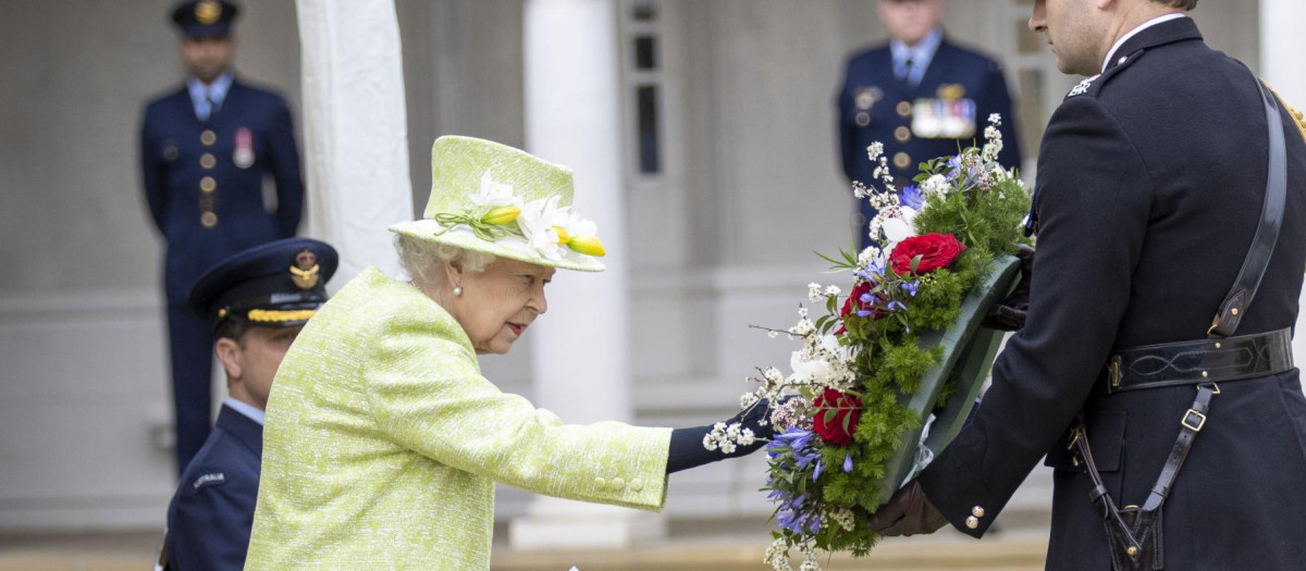 La Reina Isabel II durante un acto de las Fuerzas Aéreas