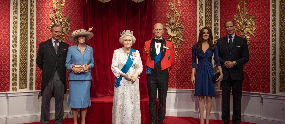 El Príncipe Carlos, Camila, la Reina Isabel II, el Príncipe William y Kate Middleton