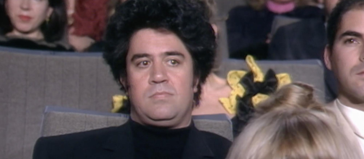 Almodóvar, en la gala de los Goya celebrada en 1991