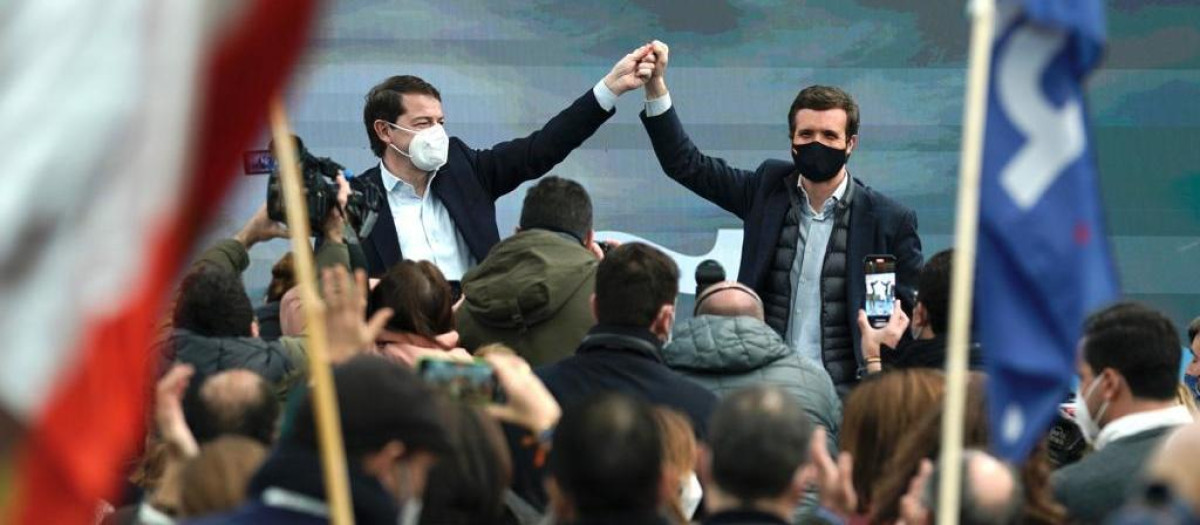 Pablo Casado y Alfonso Fernández Mañueco en un mitin