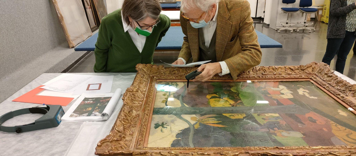 Los expertos del Museo Thyssen analizan el estado de conservación del 'Mata Mua' de Gaugin