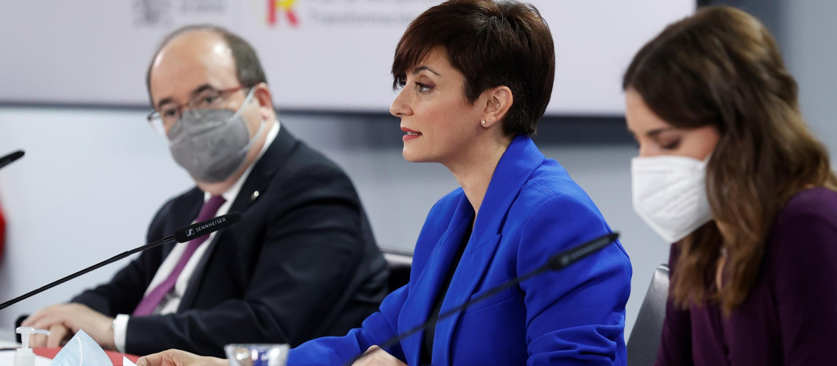 Los ministros Montero, Rodríguez e Iceta en rueda de prensa