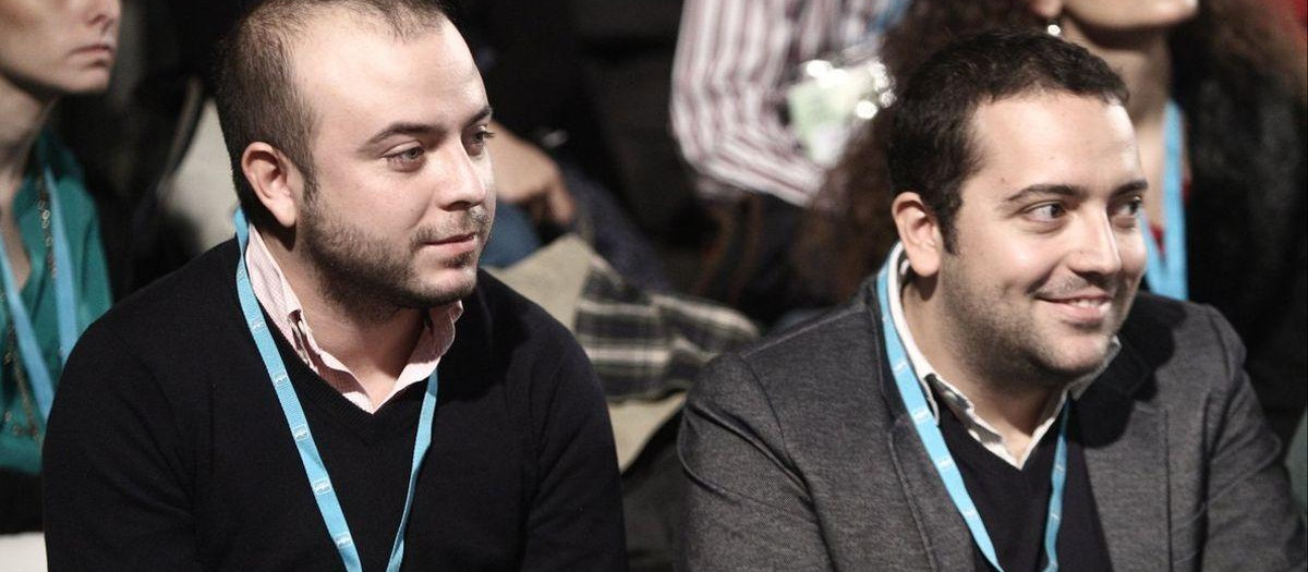 Ángel Carromero (a la izquierda), mano derecha del alcalde Martínez Almeida