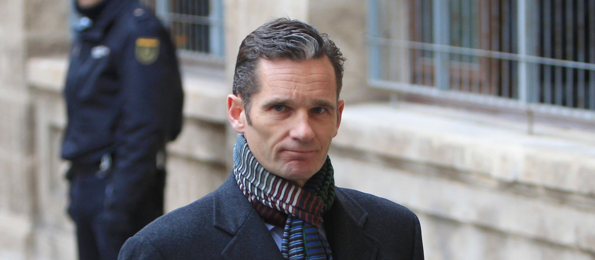 IÑAKI URDANGARIN LLEGANDO AL JUICIO POR EL CASO NOOS EN PALMA DE MALLORCA
23/02/2013
MALLORCA