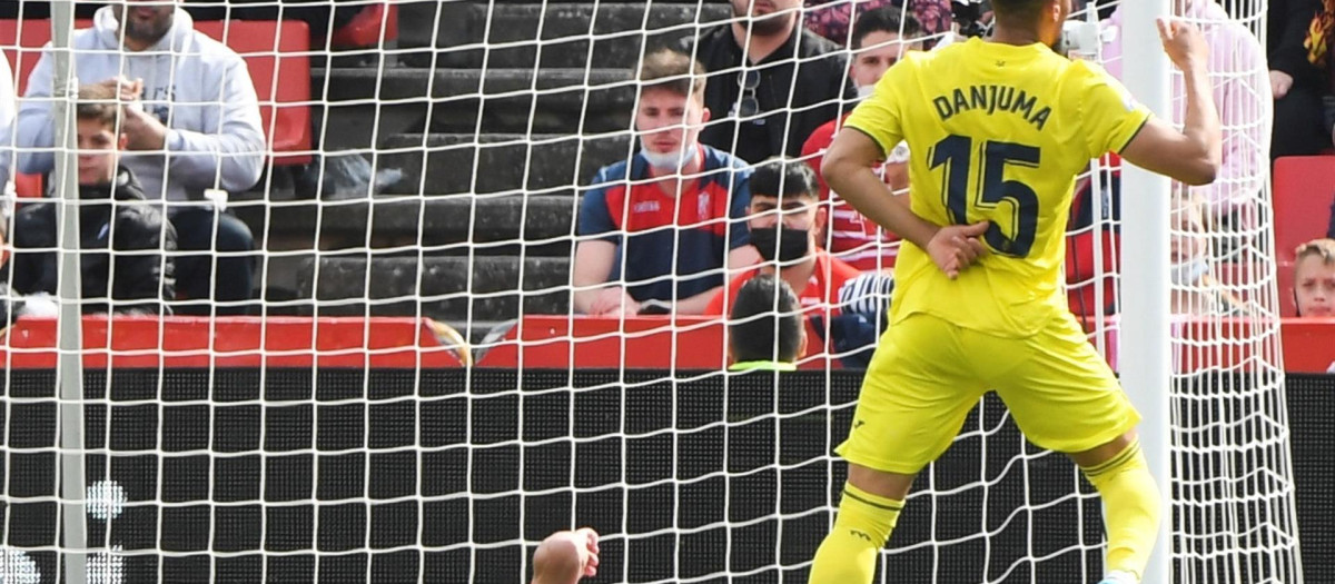 El delantero holandés Danjuma marca un gol al Granada