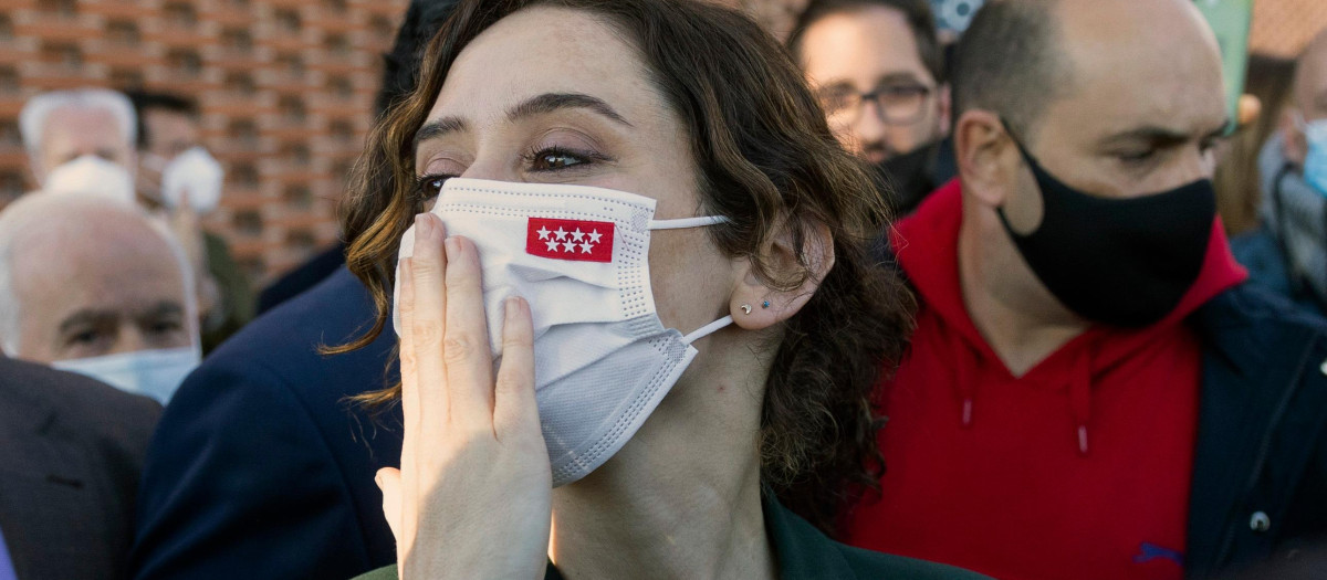 Ayuso a su llegada a la inauguración de la Biblioteca Princesa Leonor de Boadilla