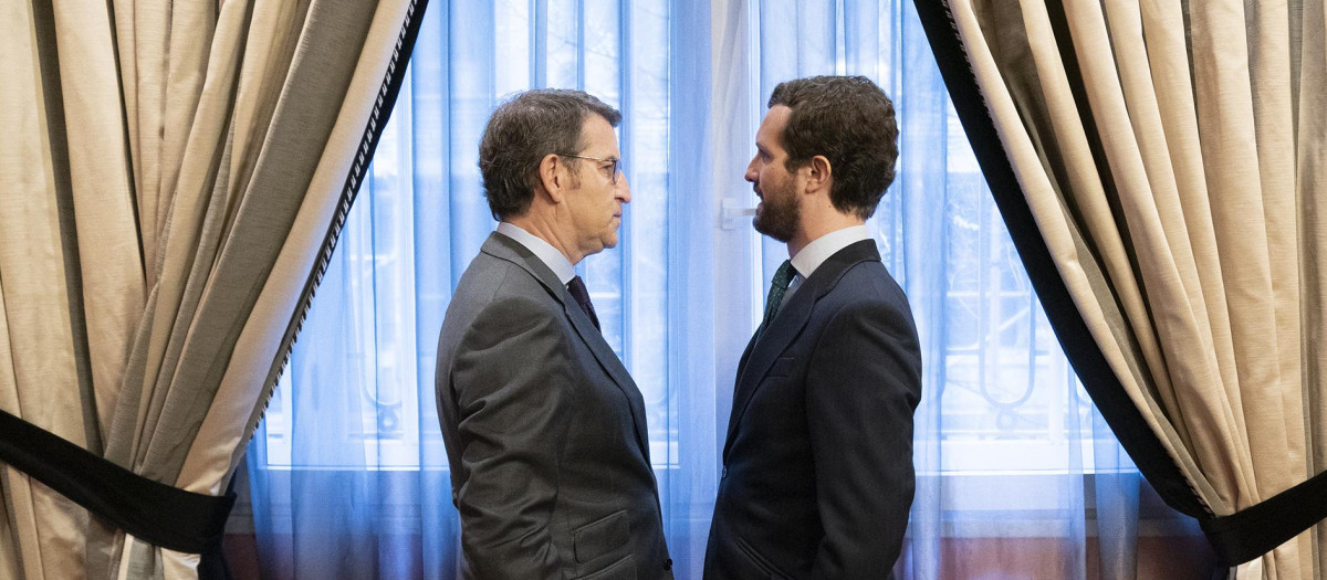 Casado y Feijóo frente a frente en una imagen de archivo
