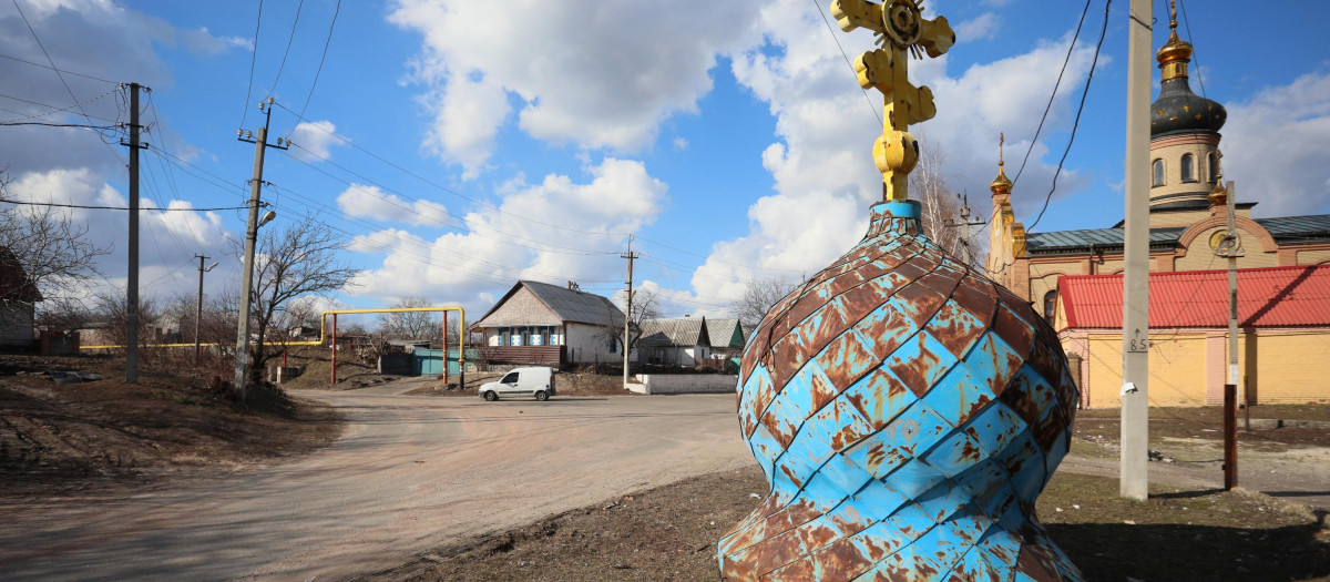La cúpula de una iglesia, destruida en Donetsk