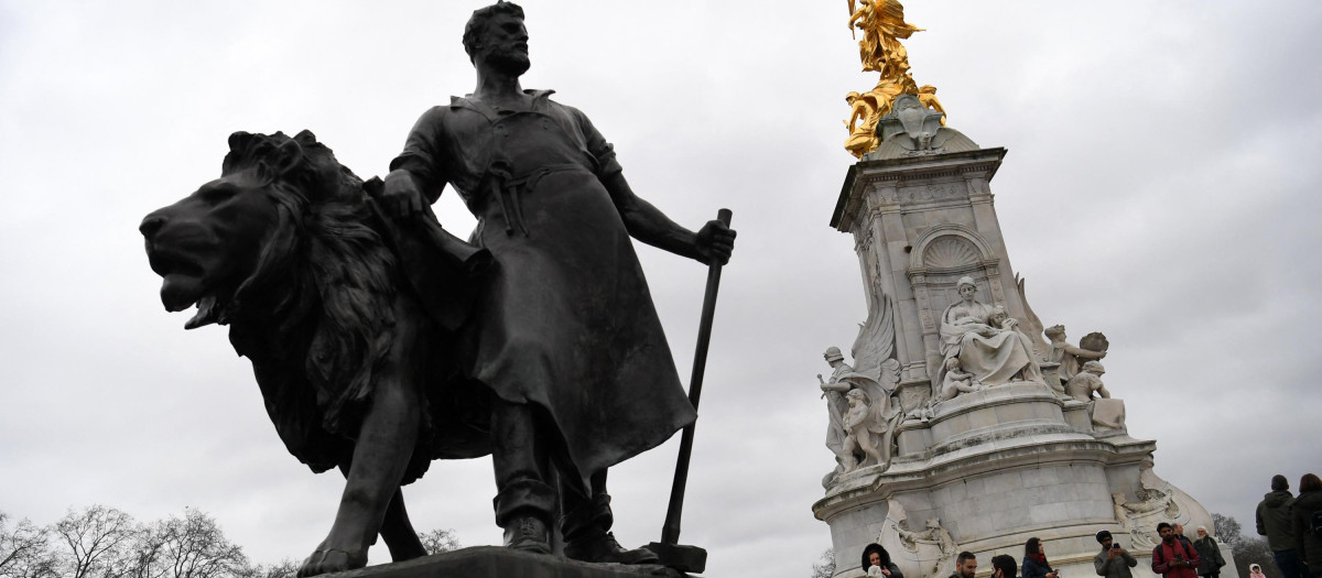 El monumento a la Reina Victoria a las afueras del palacio de Buckingham