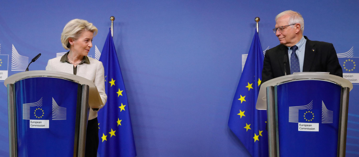 Von der Leyen y Borrell, durante su comparecencia este domingo