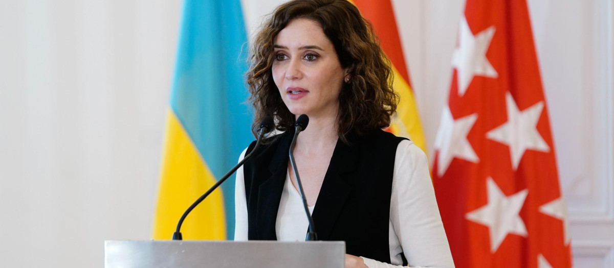Ayuso tras la reunión con el consejero de la embajada de Ucrania