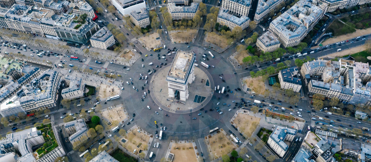 Glorieta del Arco del Triunfo en Paris