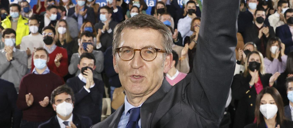 El presidente de la Xunta, Alberto Nuñez Feijóo, tras anunciar que se presenta para liderar el Partido Popular