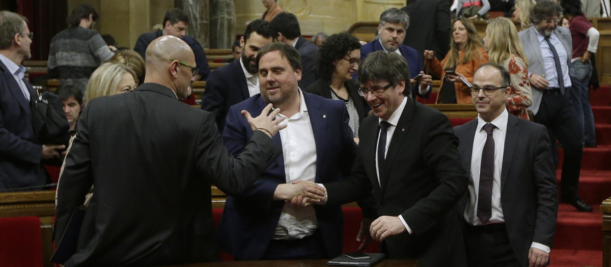 Los cabecillas del 'procés', en marzo de 2017, en el Parlamento de Cataluña