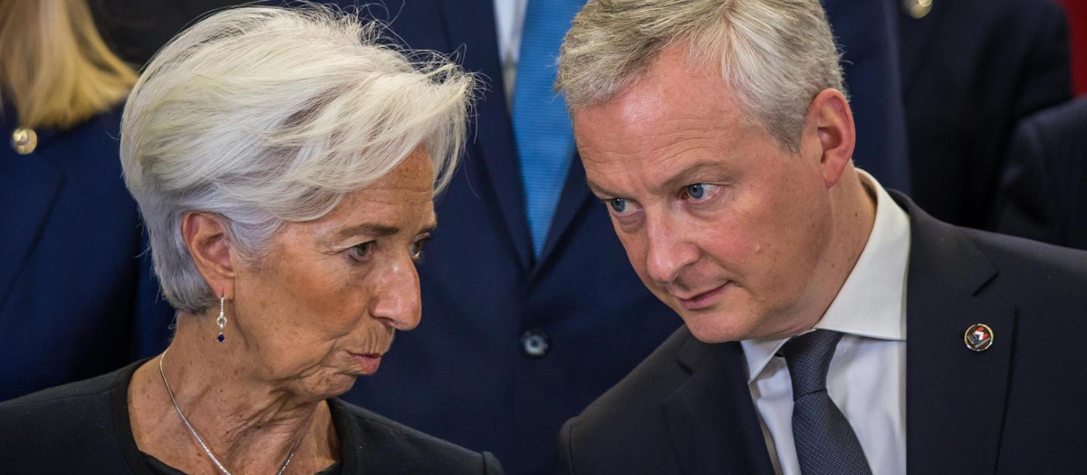 la presidenta del BCE, Christine Lagarde junto al ministro de finanzas francés, Bruno Le Maire