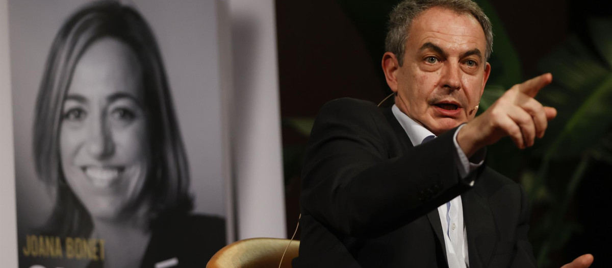 El expresidente del Gobierno José Luis Rodríguez Zapatero interviene durante la presentación del libro "Chacón, la mujer que pudo gobernar"