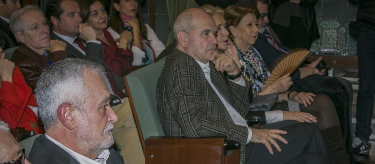 Los expresidente de la Junta de Andalucía, José Antonio Griñán y Manuel Chaves