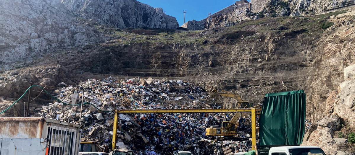 Vertedero de Los Barrios, en Cádiz