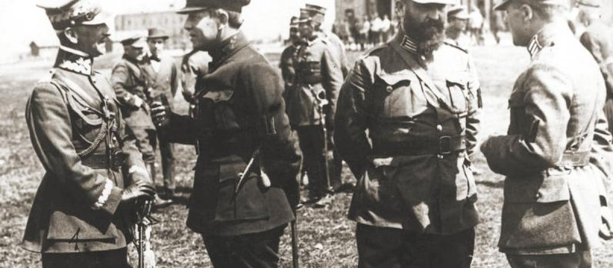 Oficiales ucranianos y polacos - Expedición a Kiev, abril de 1920 para el Tratado de Varsovia