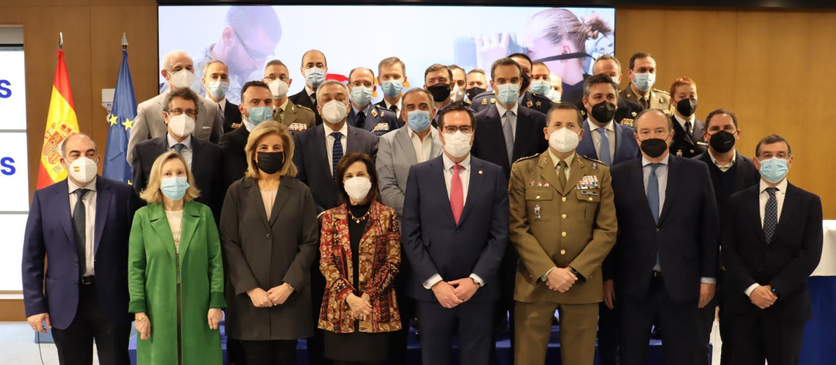 Acto de presentación del proyecto 'Es tu Fuerza', con la colaboración del ministerio de Defensa, la Fundación CEOE y Confebus